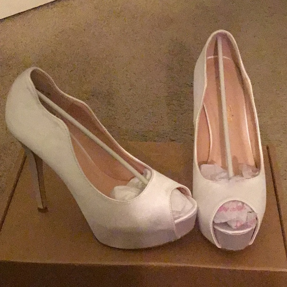 DREAM PAIRS Women's Swan-25 High Heels